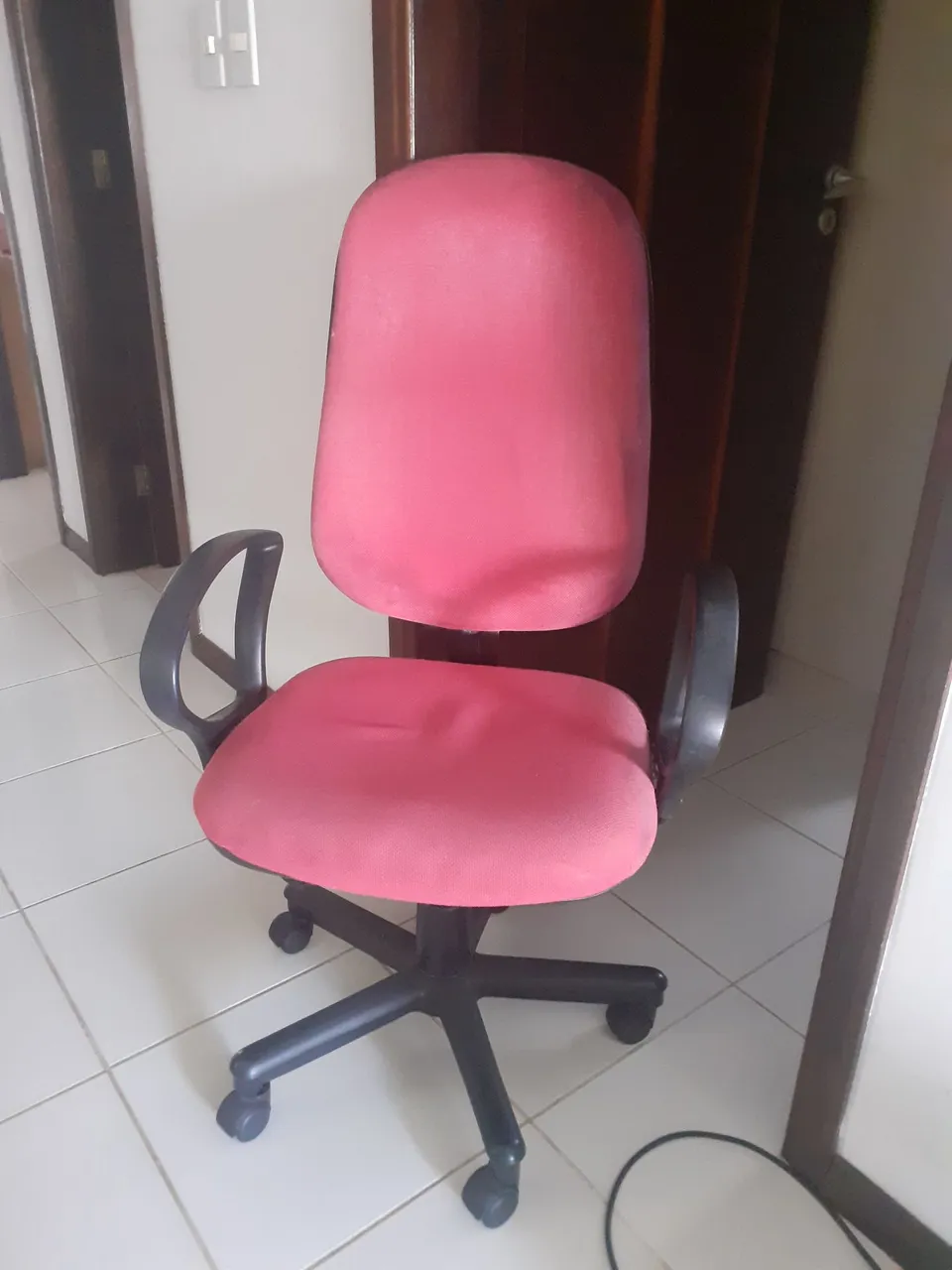 Cadeira de Escritório Giratória com Rodas
