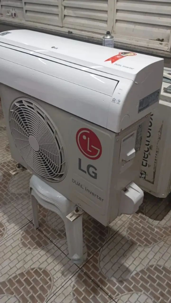 Ar Condicionado LG dual inverter 9 mil btus novo praticamente com WiFi. 2 mil instalado 
