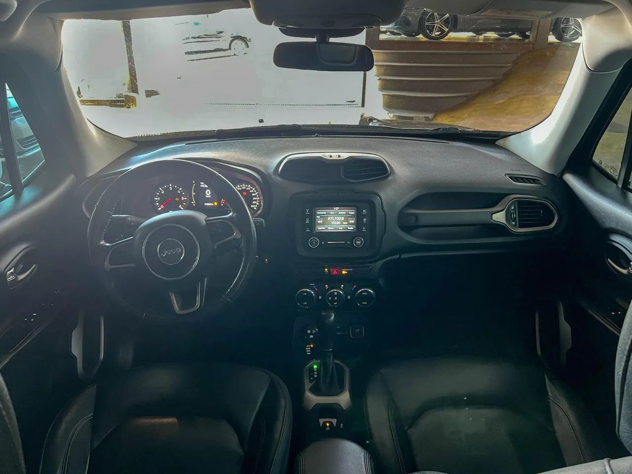 RENEGADE  LONGITUDE 2.0 TURBO 4X4 PRETA 2016/2016 - Foto 5