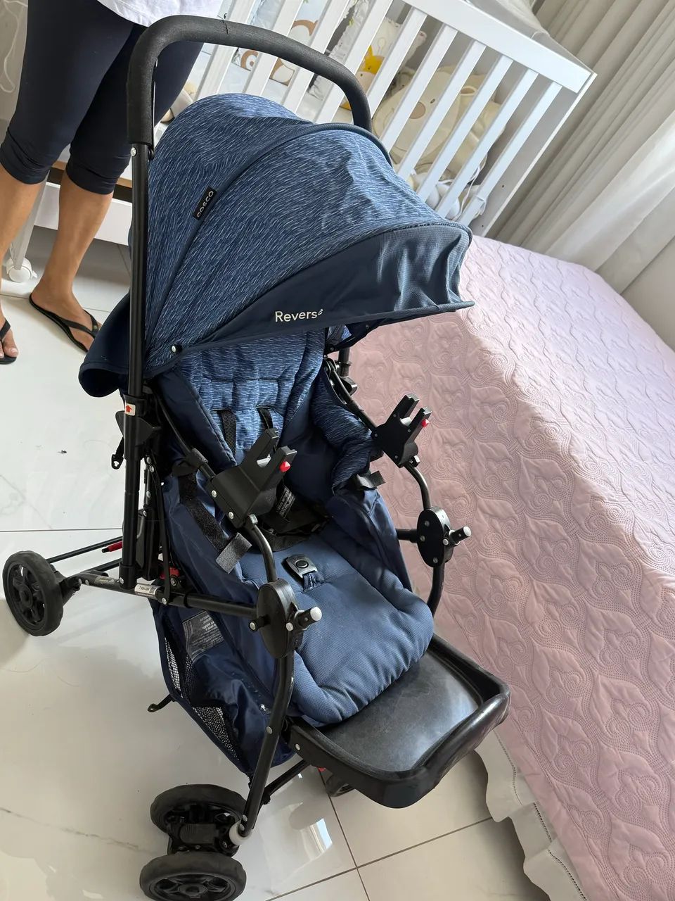 Carrinho de bebê + bebê conforto 