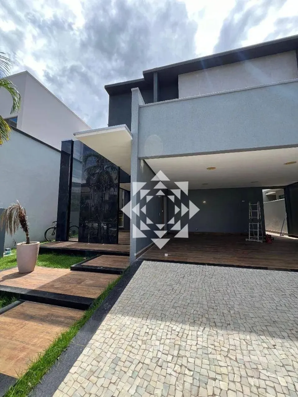 Sobrado com 3 dormitórios à venda por R$ 3.000.000,00 - Plano Diretor Sul - Palmas/TO