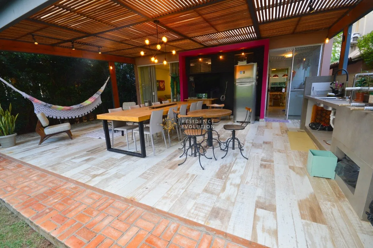 Casa em condomínio no Bairro Trevo