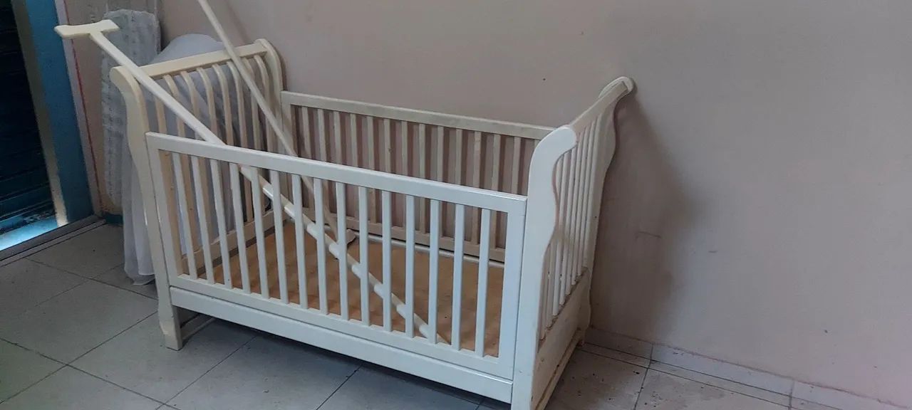 Berço Infantil Branco tamanho americano,  provençal 