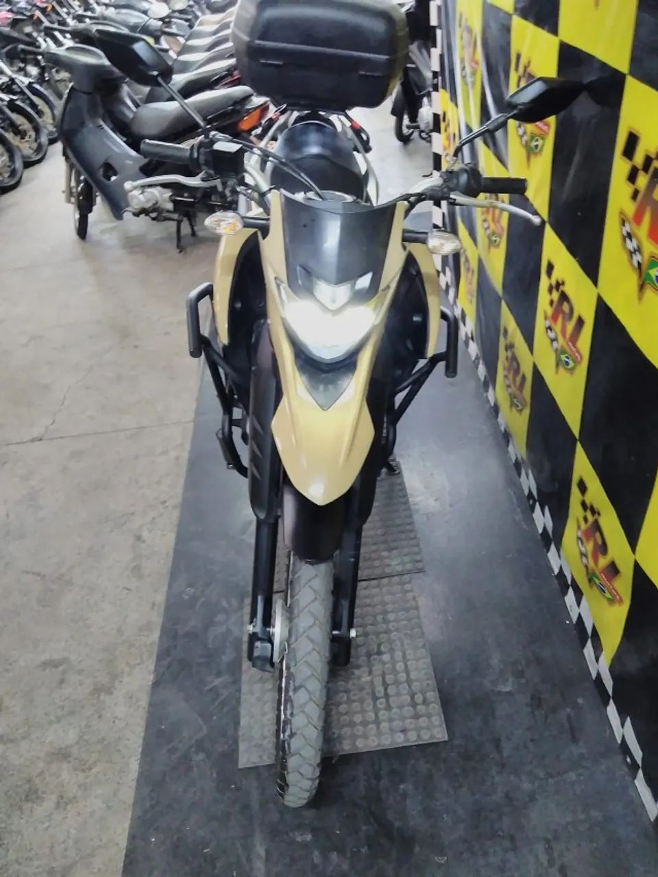 XTZ 250 LANDER 2023 - Foto 3