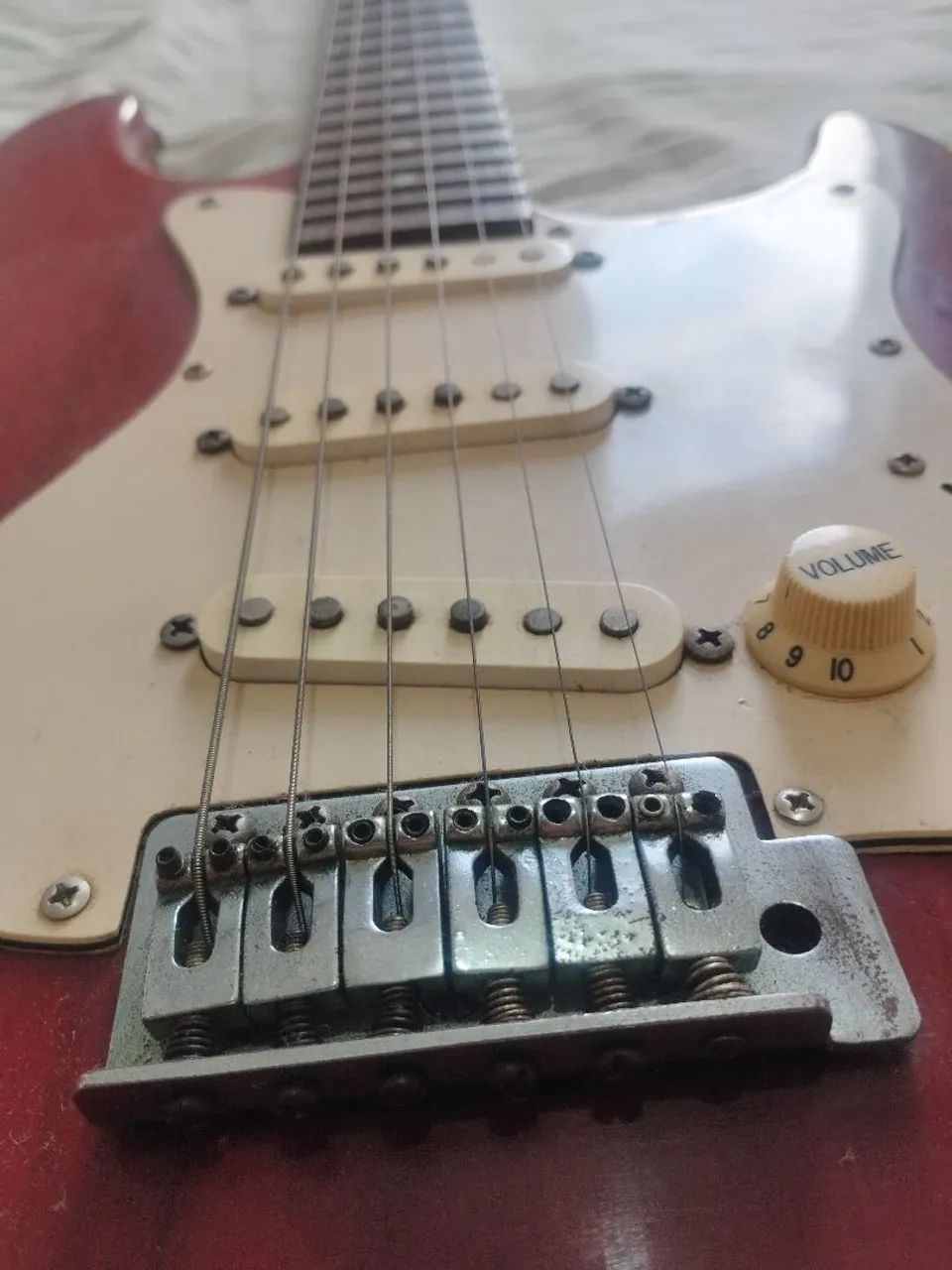 Guitarra modelo Stratocaster Strindberg com capa - Foto 2