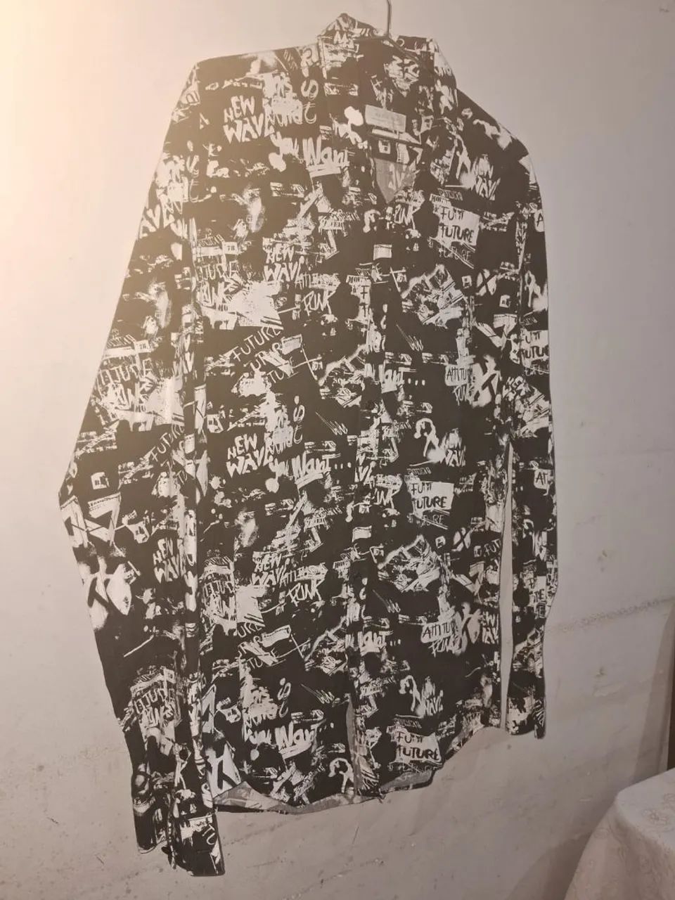 Camisa Estampada - Futurista e Moderna - Foto 3