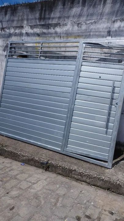 Portão de correr com portinha