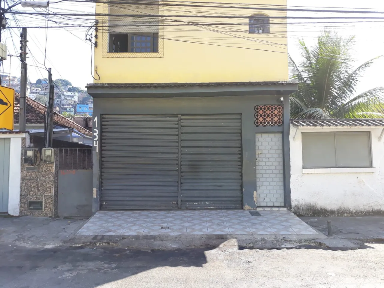 Vende-se Loja e casa na Ilha da Conceição
