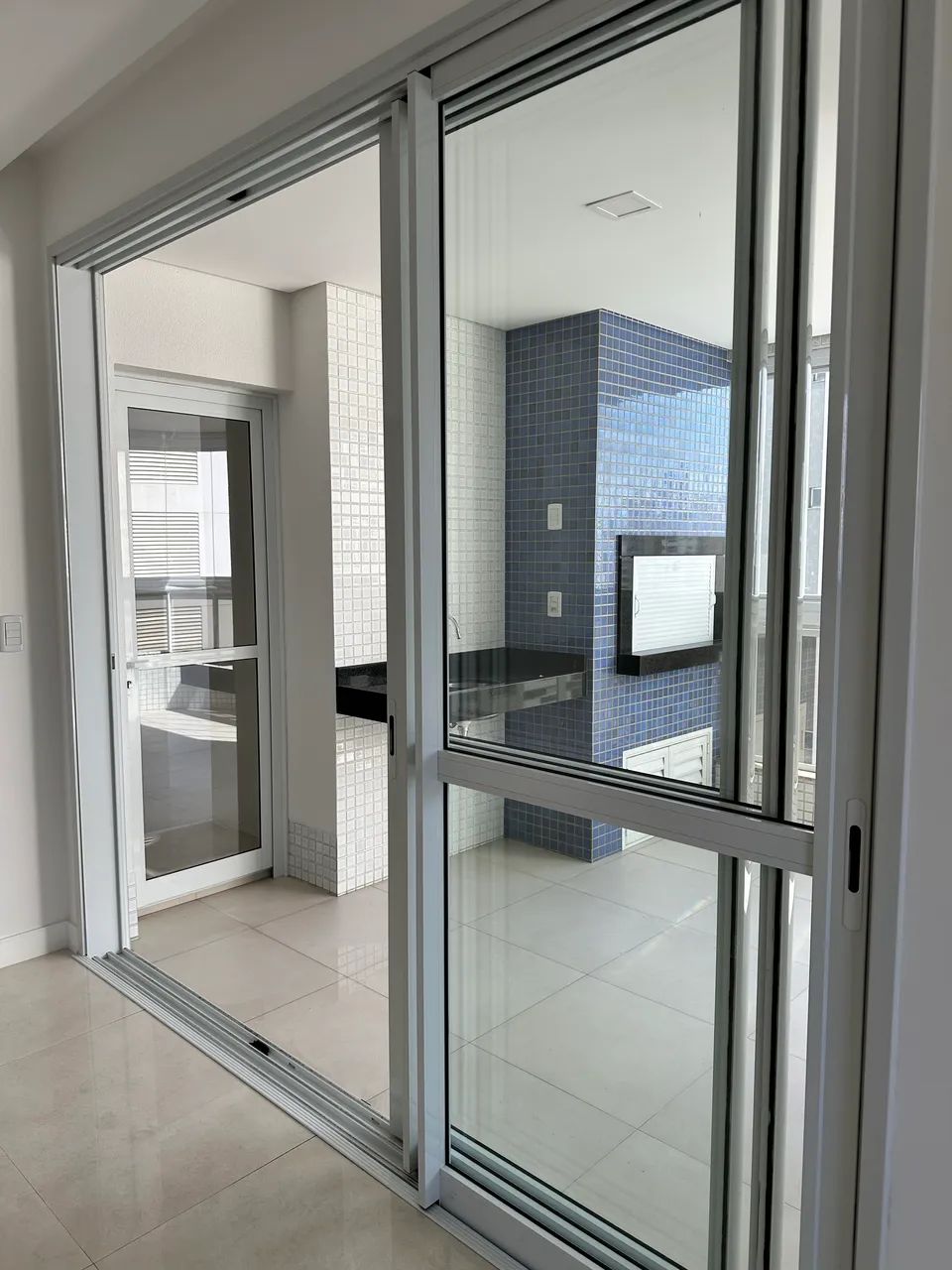 Porta Janela de Alumínio Com Vidro Linha Gold (2,70m x 2,40m) - Oportunidade Única! - Foto 4