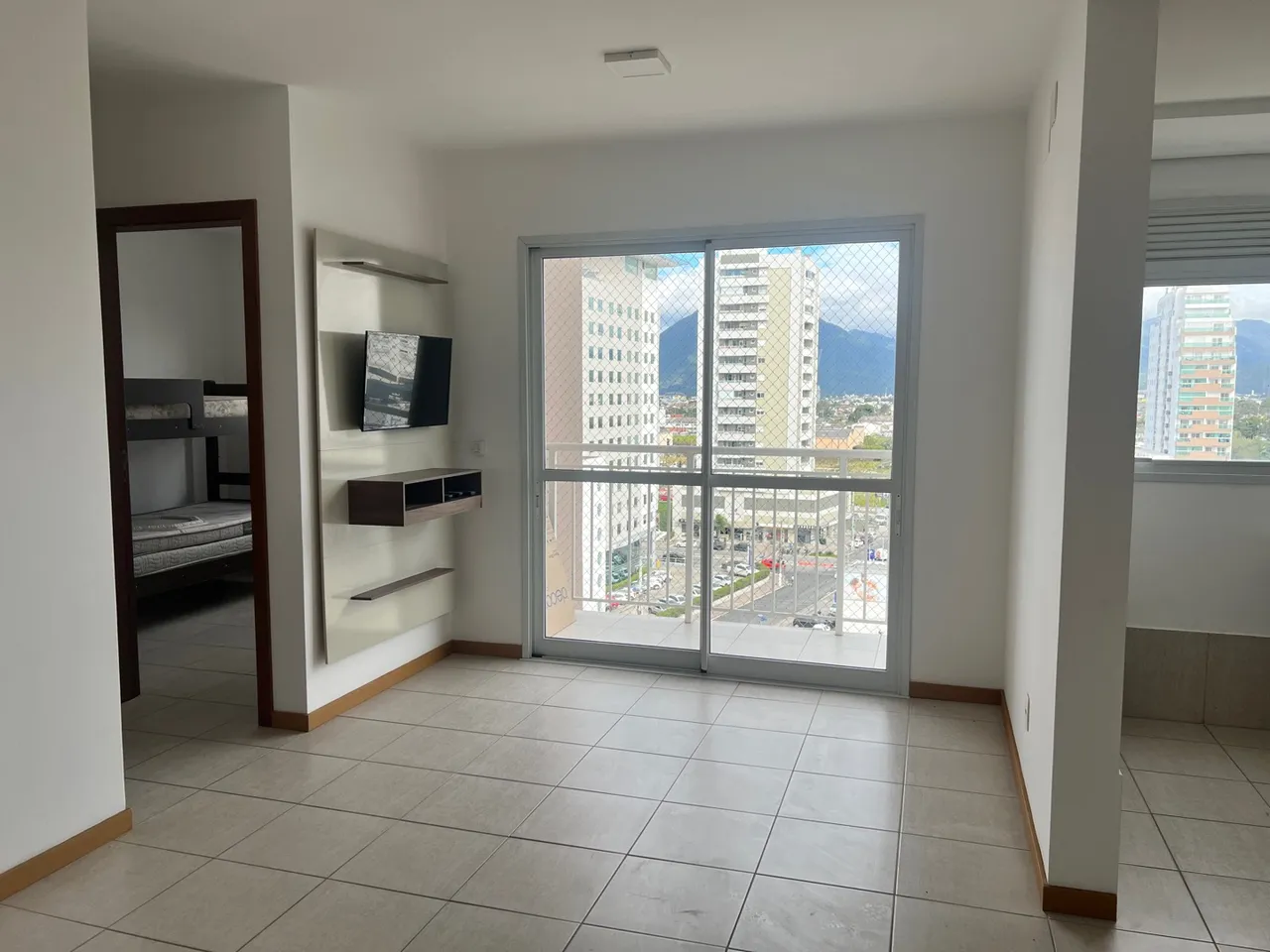 Apartamento 2 dormitórios - próximo ao Shopping via Catarina