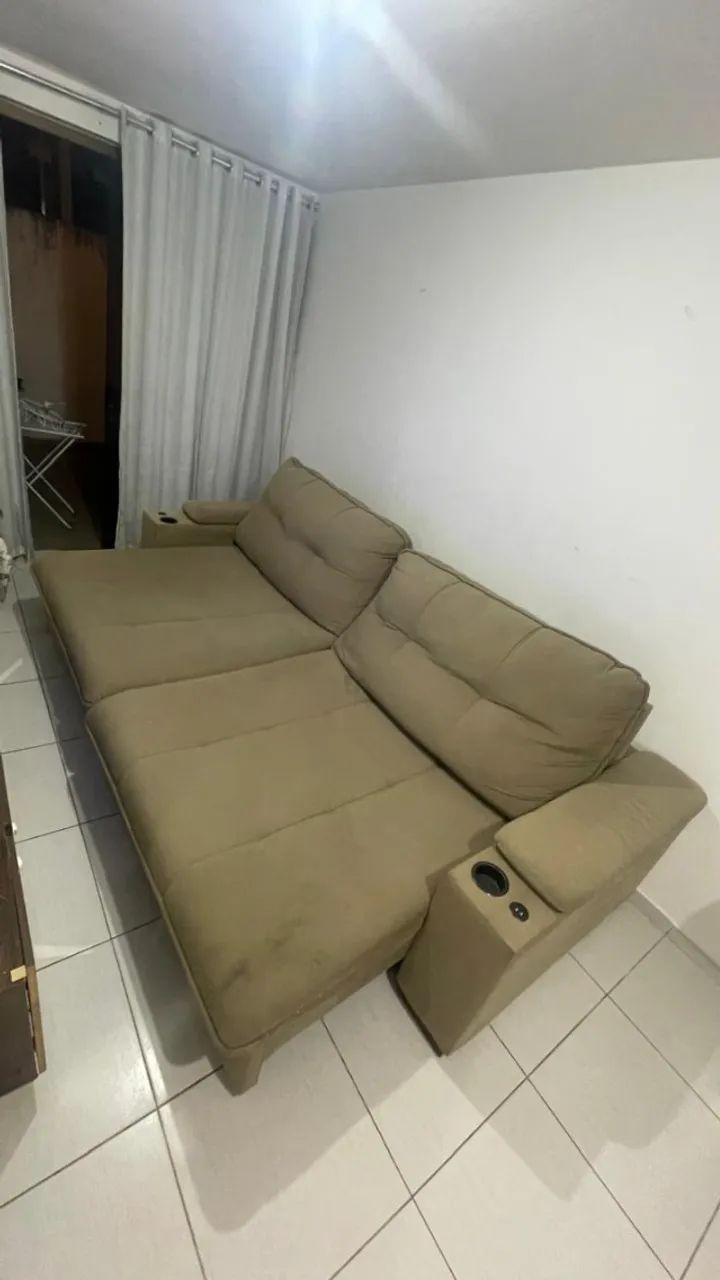 Sofá Retrátil e Reclinável 2,90m com Porta-Copos - Excelente Estado - Foto 2