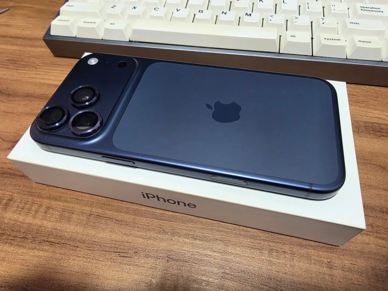 IPhone 17 Pro Max 256gb azul - Foto 4