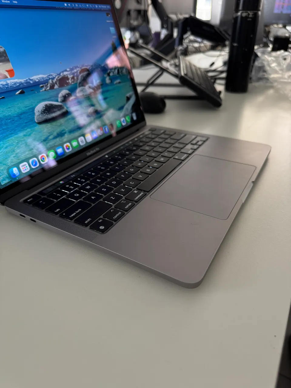 MacBook Pro M2 13 2022 8GB 256GB SSD - Impecável - Notebooks