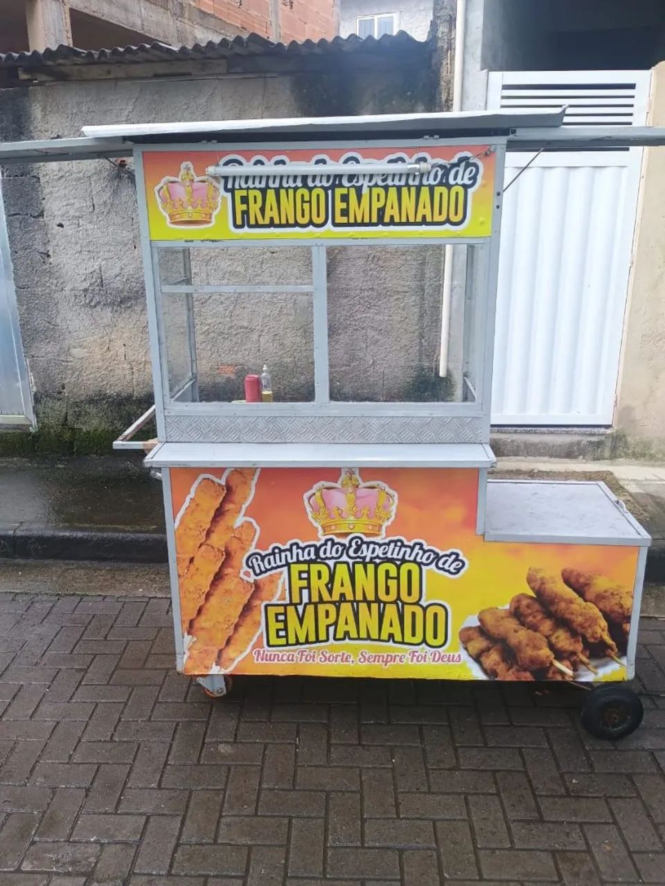 Barraca de espetinho de frango 