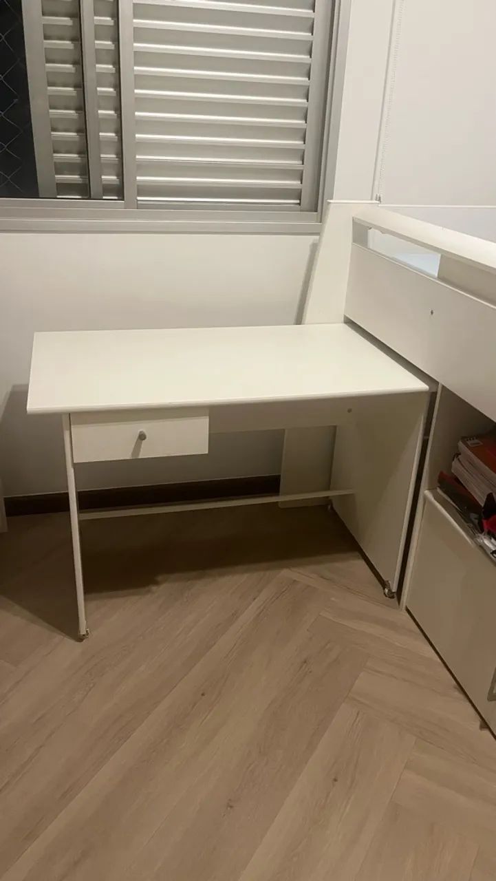 Cama com escada e mesa EXCELENTE - Foto 2
