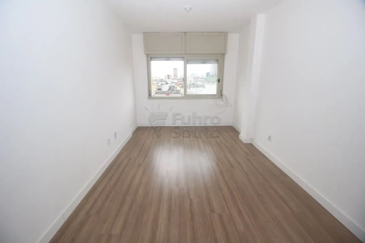 Apartamento Amplo com 3 Dormitórios no Edifício Solar Dom Rafael