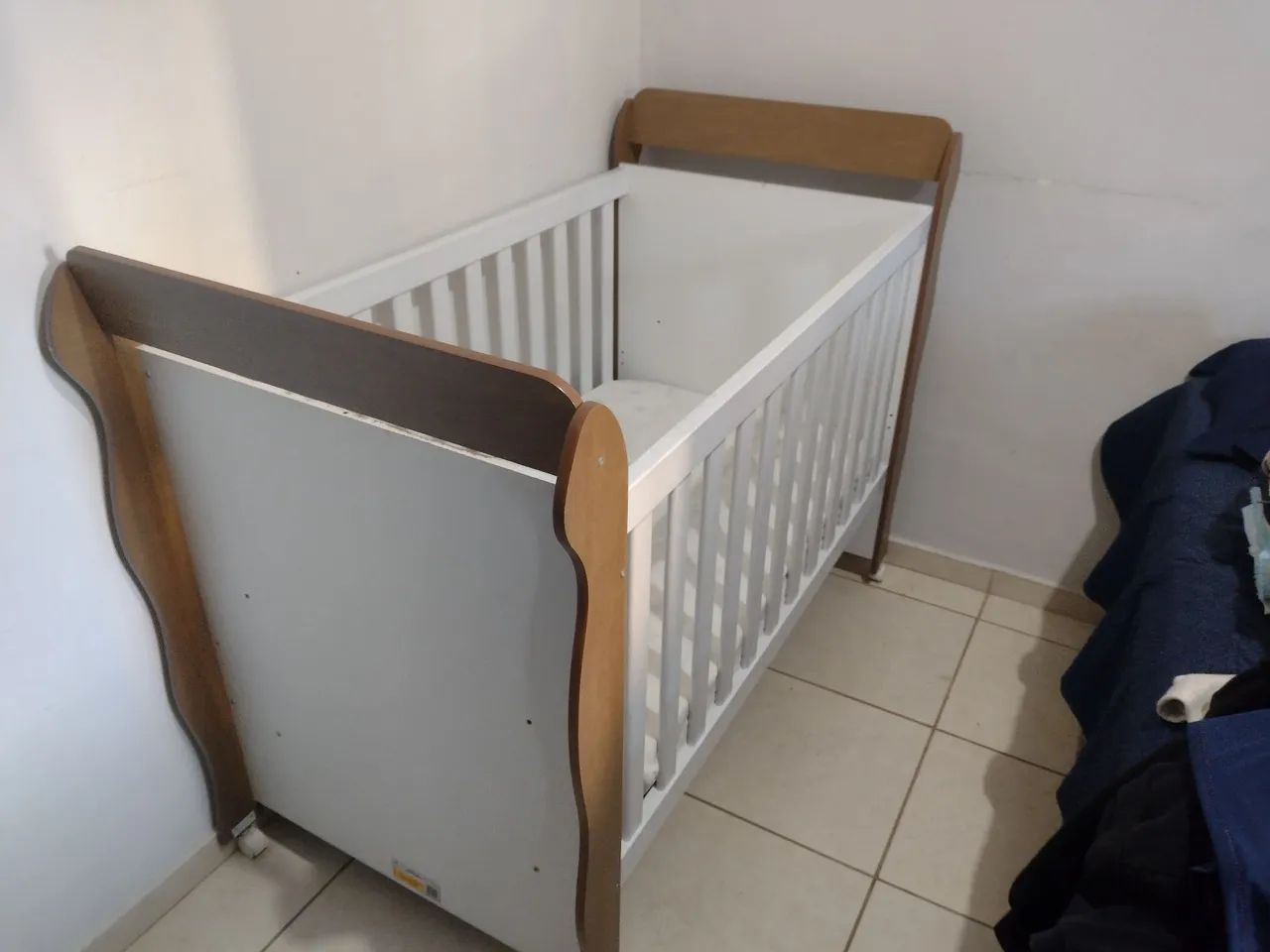 Vendo berço semi novos  - Foto 2