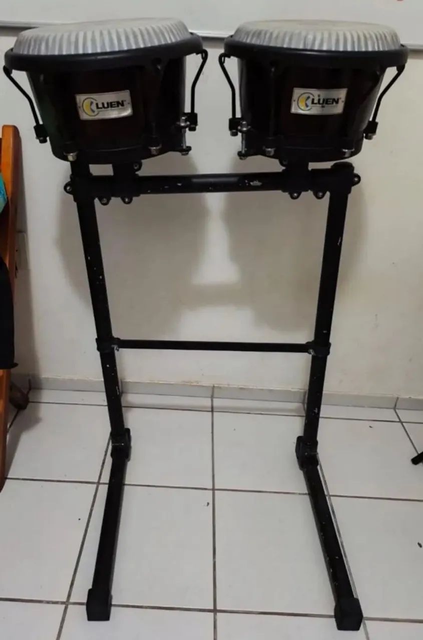 Congas compactas com suporte Luen