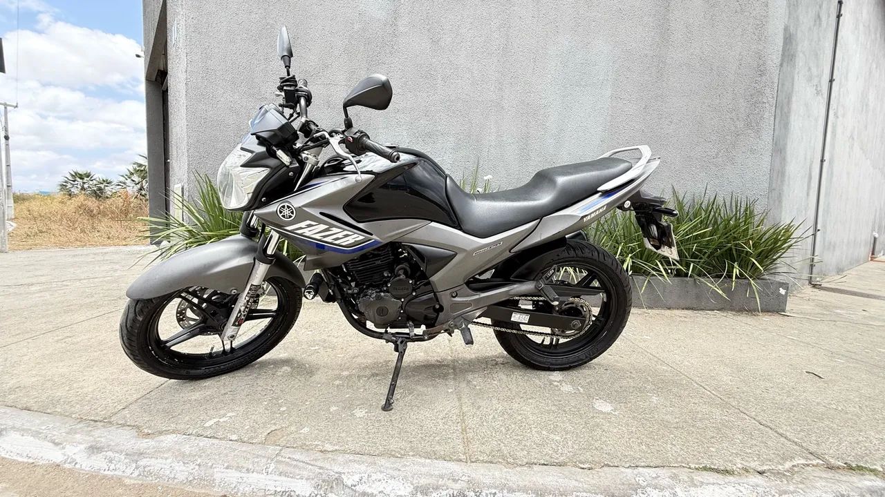 Fazer 250 cilindrada 