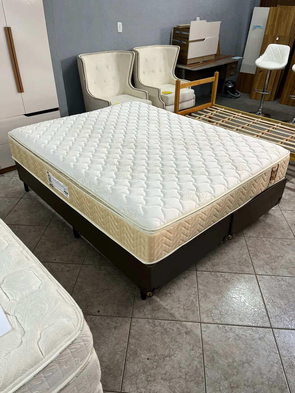 Cama Box Queen com colchão Americanflex Molas Ensacadas - Foto 4