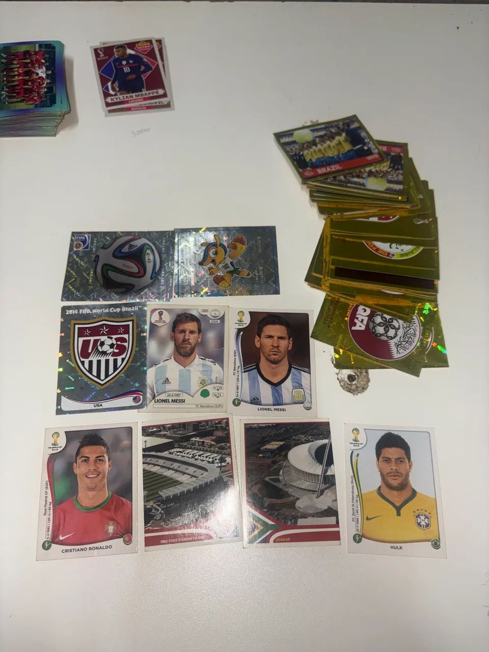 Figurinhas 2022, 18, 14 e 10 e álbum ouro - Foto 4