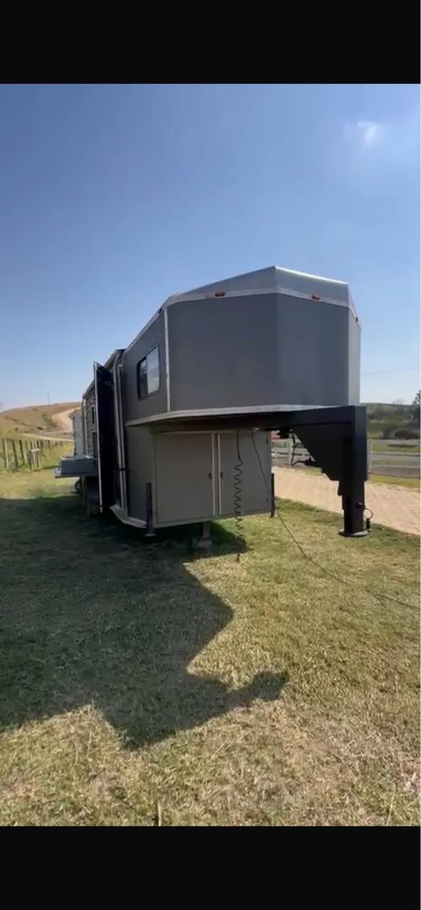 TRAILER RESIDENCIAL COM COMPARTIMENTO PARA TRANSPORTE DE CAVALOS