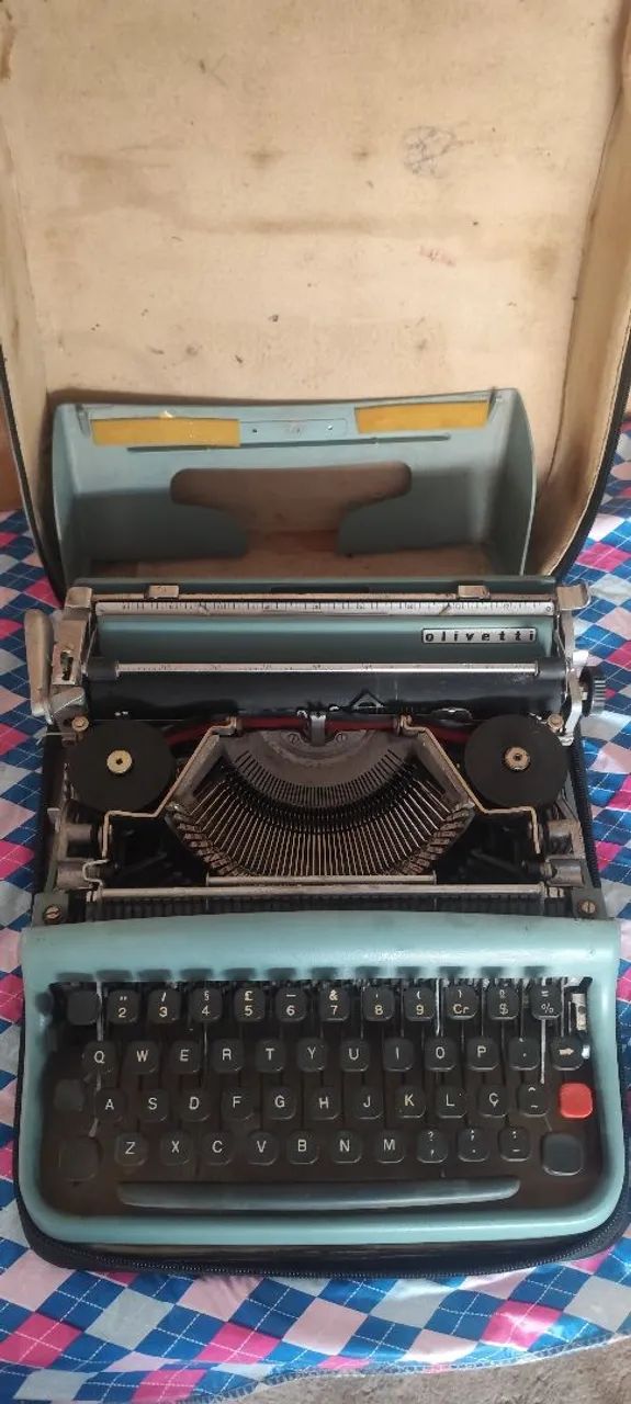 Máquina de escrever Olivetti letera 22 - Foto 2