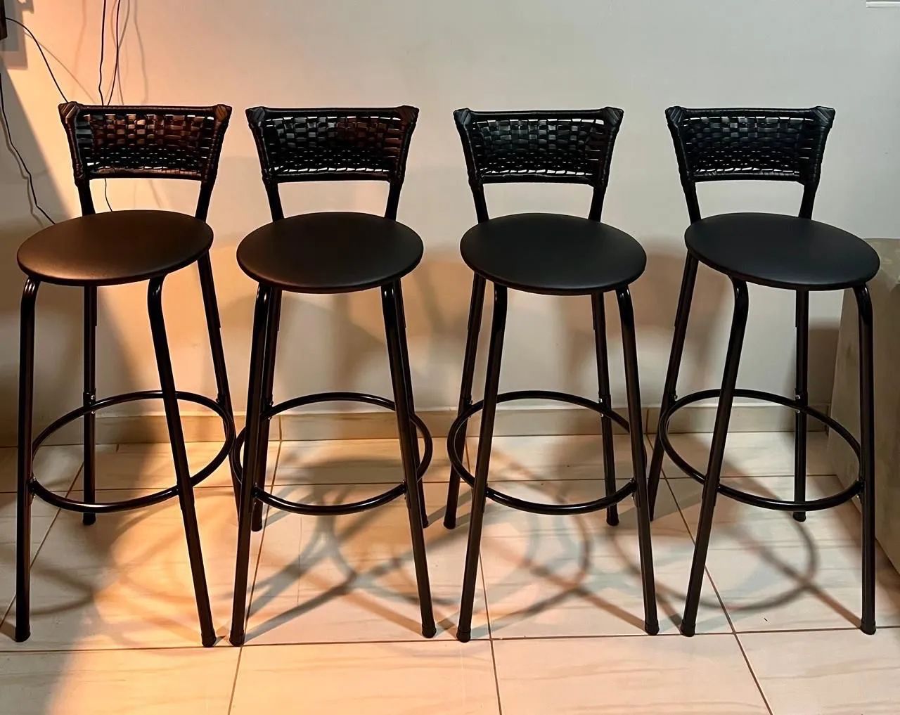 Kit de 4 banquetas altas - Foto 3
