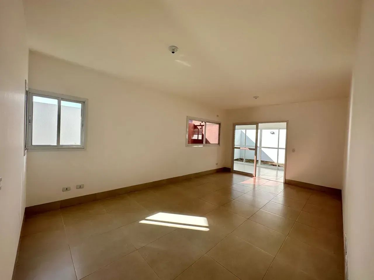 Linda casa terrea a venda no RES. Veraneio Boulevard - Foto 3