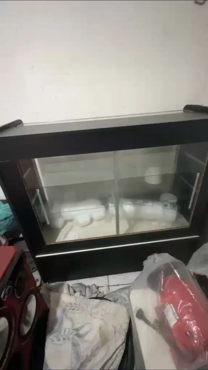 BALCÃO EXPOSITOR DE VIDRO PRETO - ÓTIMO ESTADO! - Foto 3