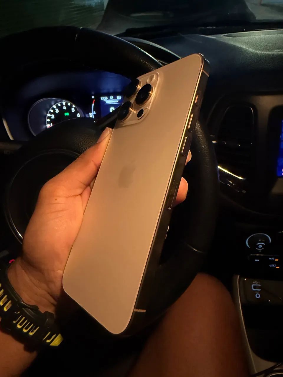 IPHONE 16 PRO MAX 256GB SEMINOVO - Foto 3