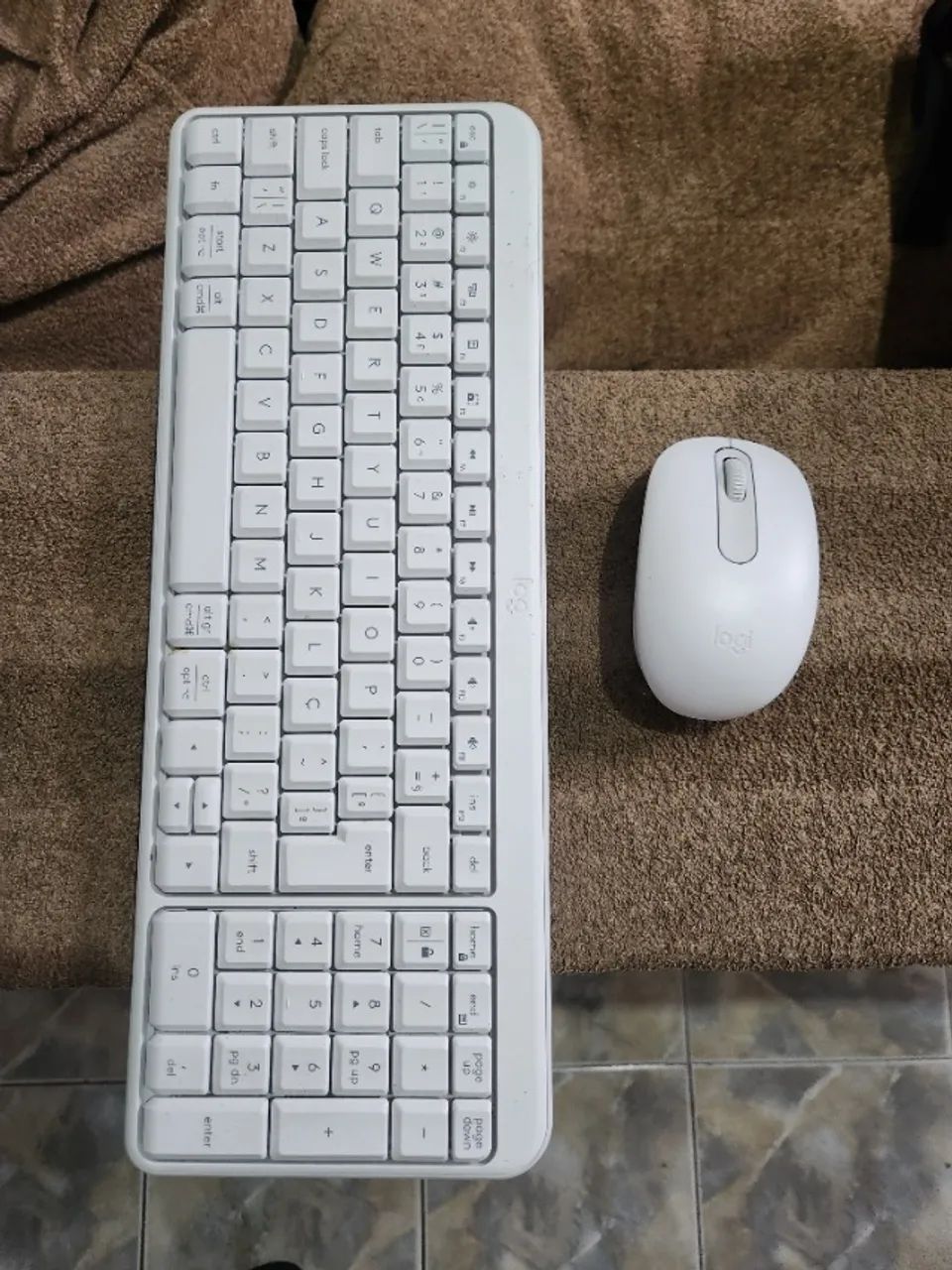 kit Teclado e mouse Bluetooth Logitech Mk250 branco