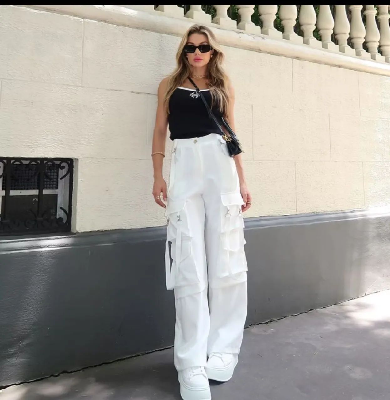 Calça feminina branca cargo 