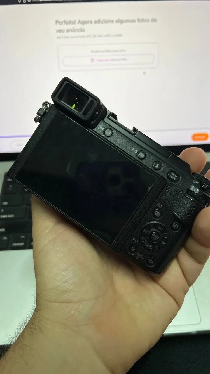 câmera lumix panasonic dmg-gx85 com adaptador para lente olympus - Foto 2