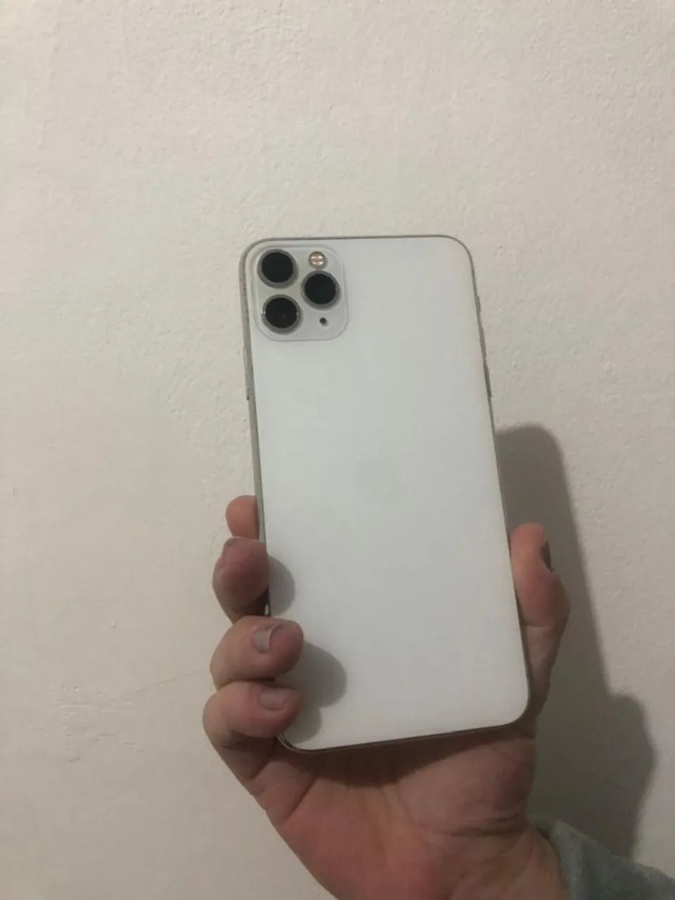 iPhone 11 pro Max 256 com película e Carregador  - Foto 3