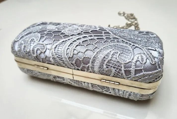 Bolsa para festa prateada com rendas - Foto 5