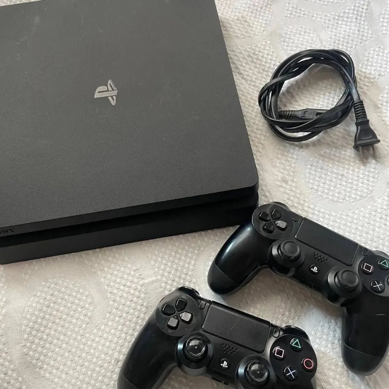 Play 4 - semi novo 