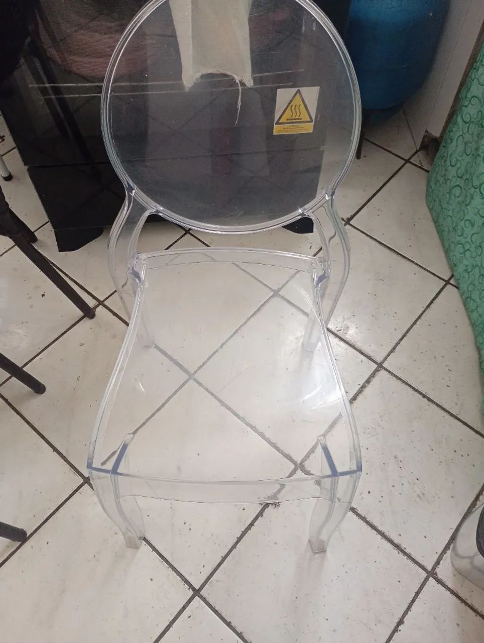 3 cadeira acrílico  - Foto 2