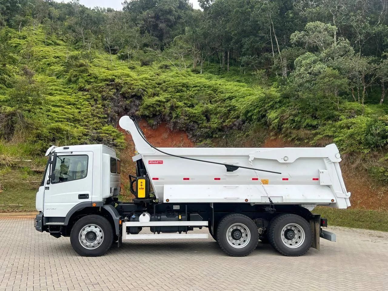 ATEGO 2730 6X4 CABINE ESTENDIDA BRANCA 2024/2025 - Foto 8
