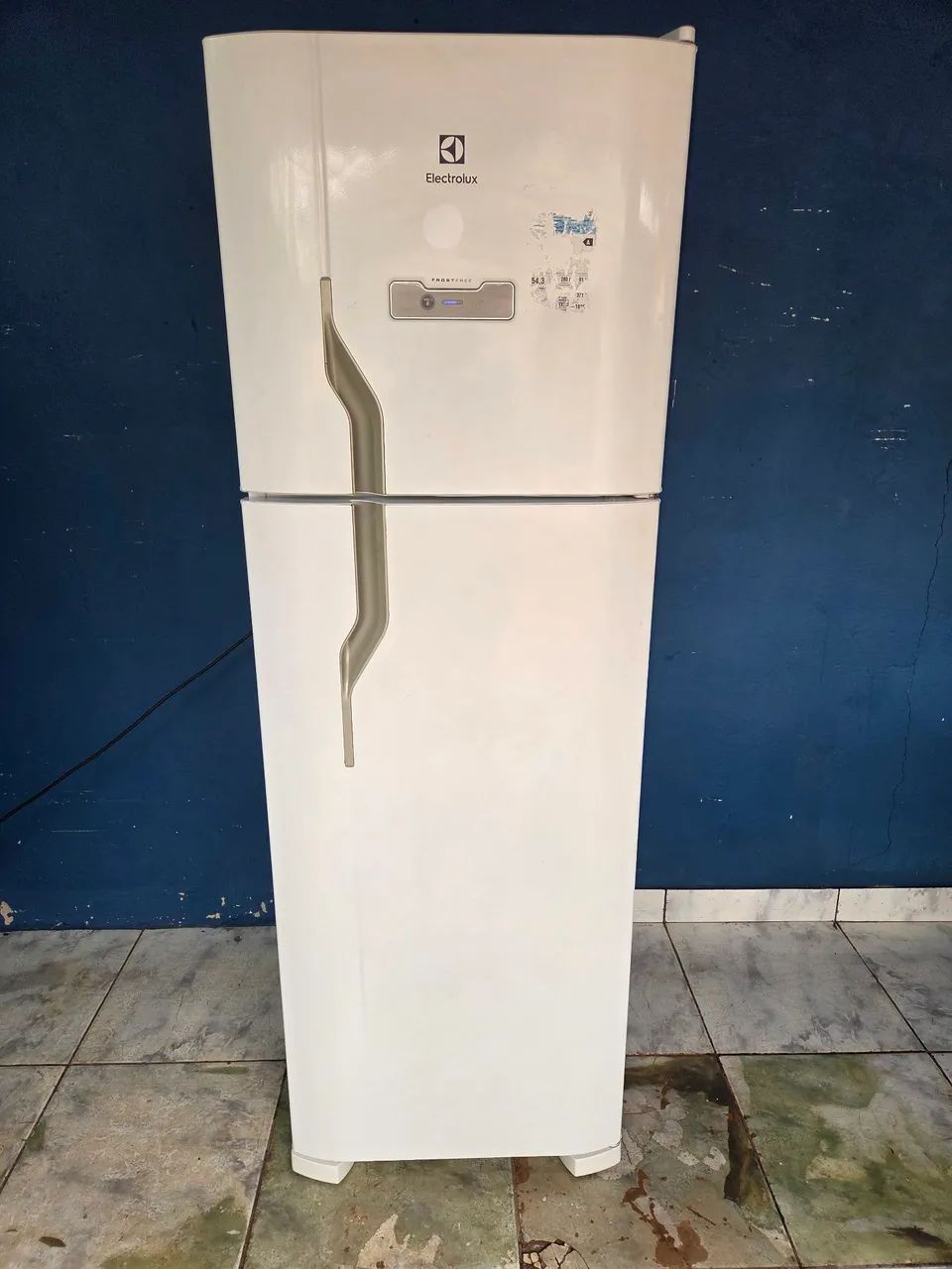 Vendo geladeira Electrolux 