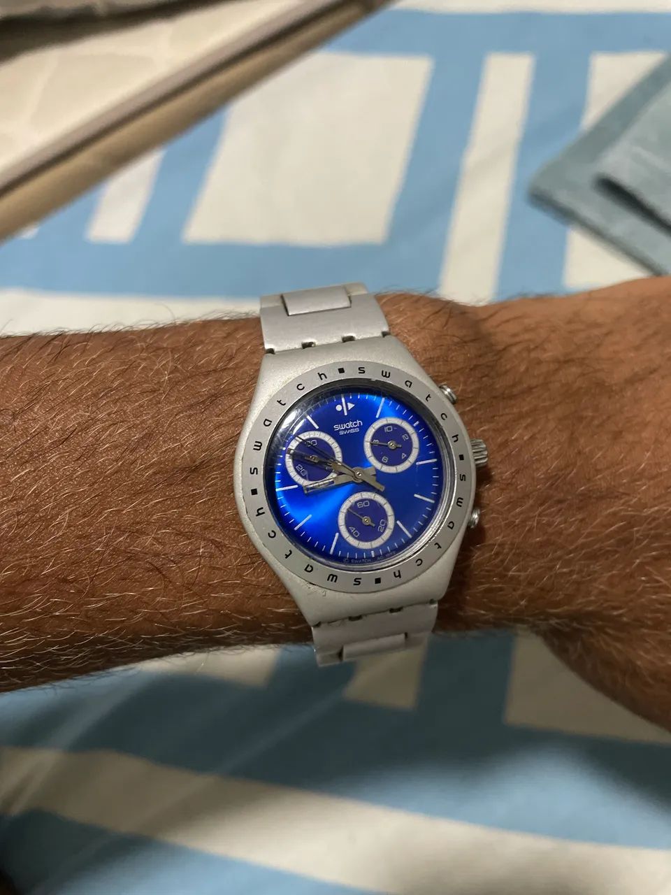 Swatch Medio alumínio 