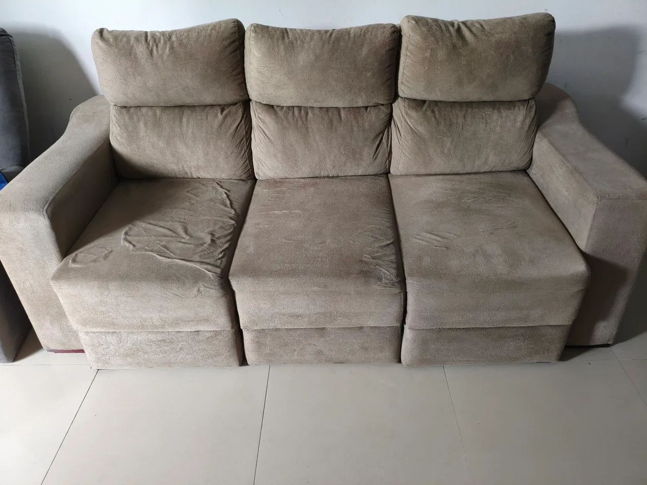 Vendo sofá retrátil, excelente estado de conservação. - Foto 5