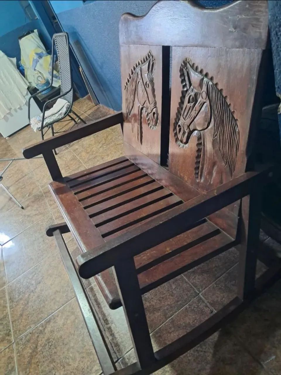 Banco de madeira maciça. - Foto 2