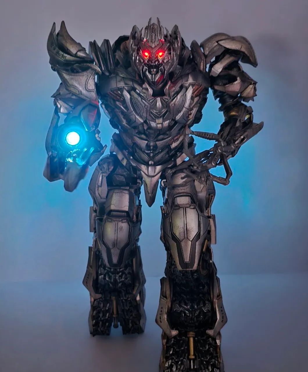 Transformers Megatron ME-005 Led 30cm novo - Foto 2
