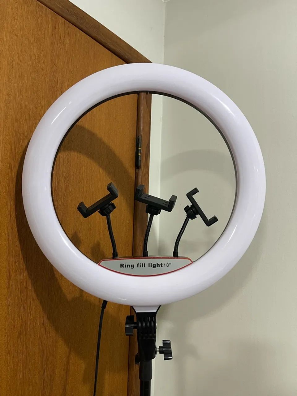 Ring Light Grande Iluminador 18 polegadas Com Suporte 3 Celulares e Tripe 2,10 altura - Foto 4