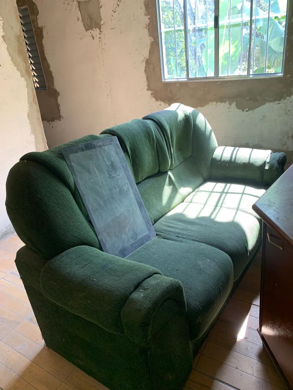 Green Sofa444757626365552640