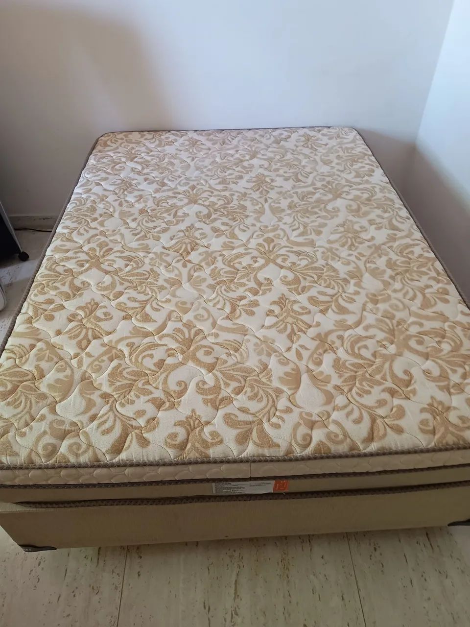 Cama de casal, box e colchão em ótimo estado. - Foto 3