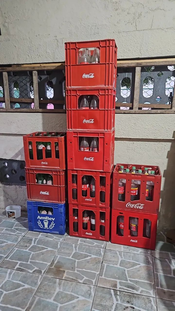 Caixas completas de garrafas coca cola 1 e 2 l, guaraná 1l