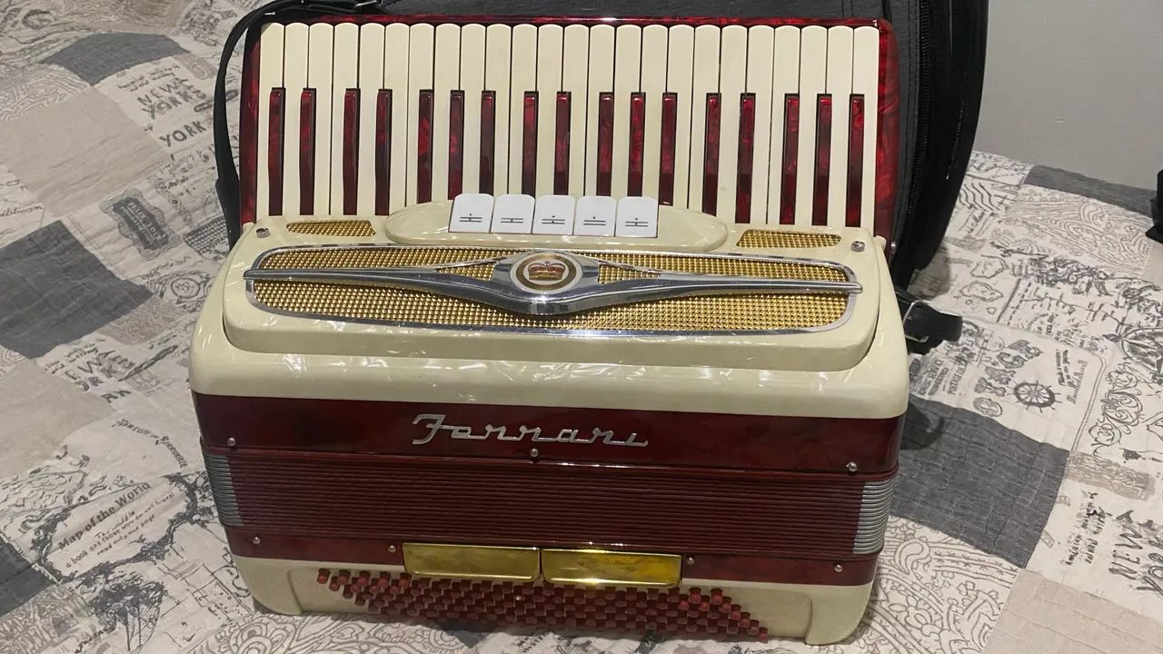 Acordeon Da Vinci Ferrari 120 baixos - Foto 4