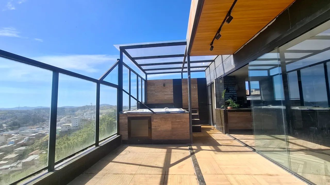 COBERTURA DUPLEX COM VISTA E ESPAÇO GOURMET + JACUZZI - IMPERDÍVEL